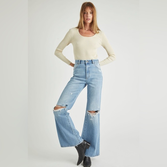 ROLLA'S Denim - Rolla’s Eastcoast Flare Jeans Size 25 in Sofia Worn Celebrity Fav Vintage Fade